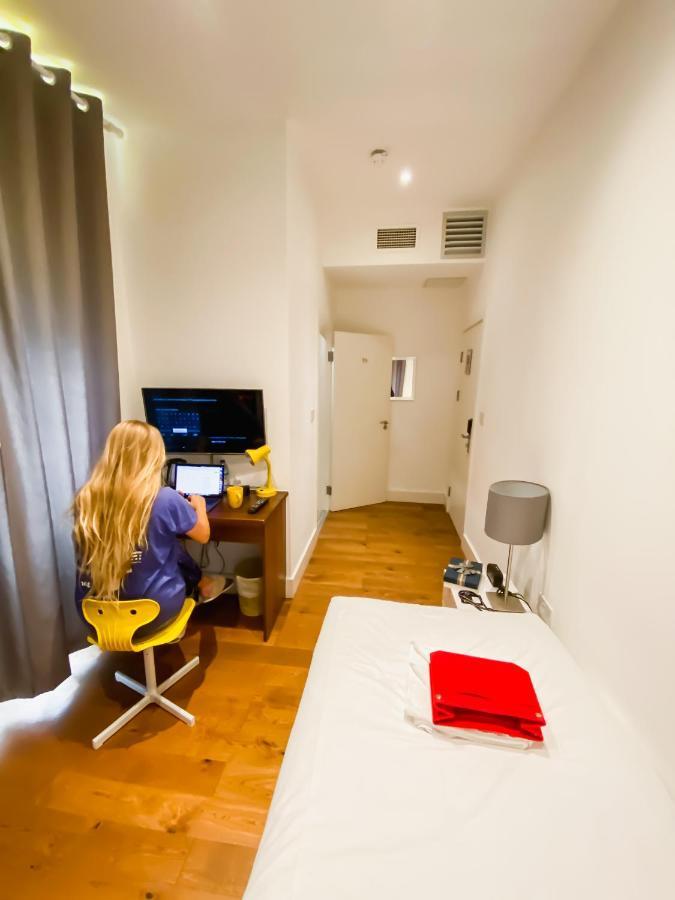 Titiwangsa One Accomodation At Paddington Londra Exterior foto