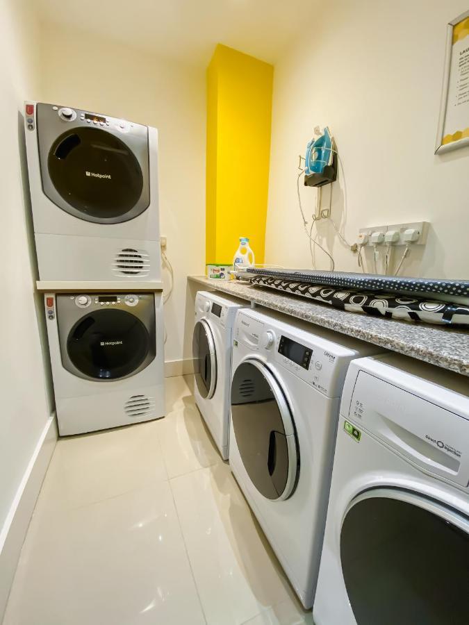 Titiwangsa One Accomodation At Paddington Londra Exterior foto